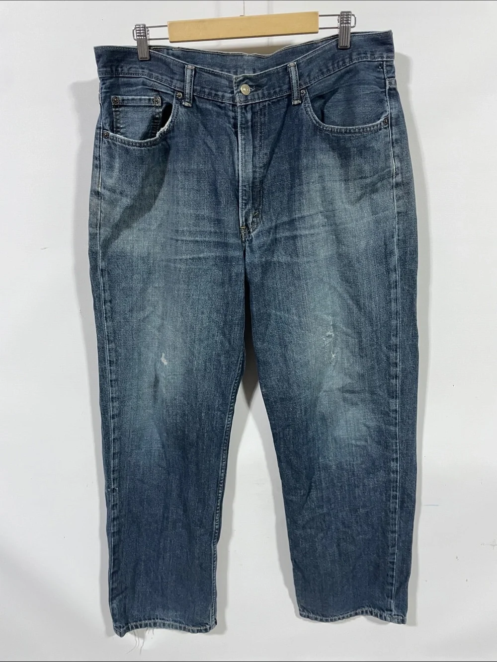 Levi's 550 Relaxed Fit Faded Blue Jeans
